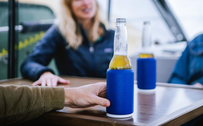 Anchor drink system keeps drinks from spillling on a boat